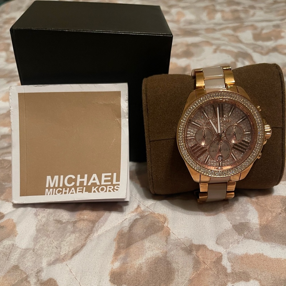 Michael kors Quartz Crystal Pave Dial Stainless Steel Ladies Watch